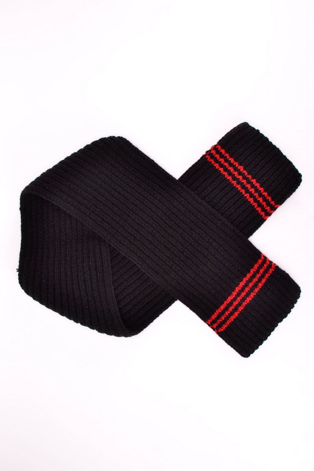 Black knitted scarf photo 2