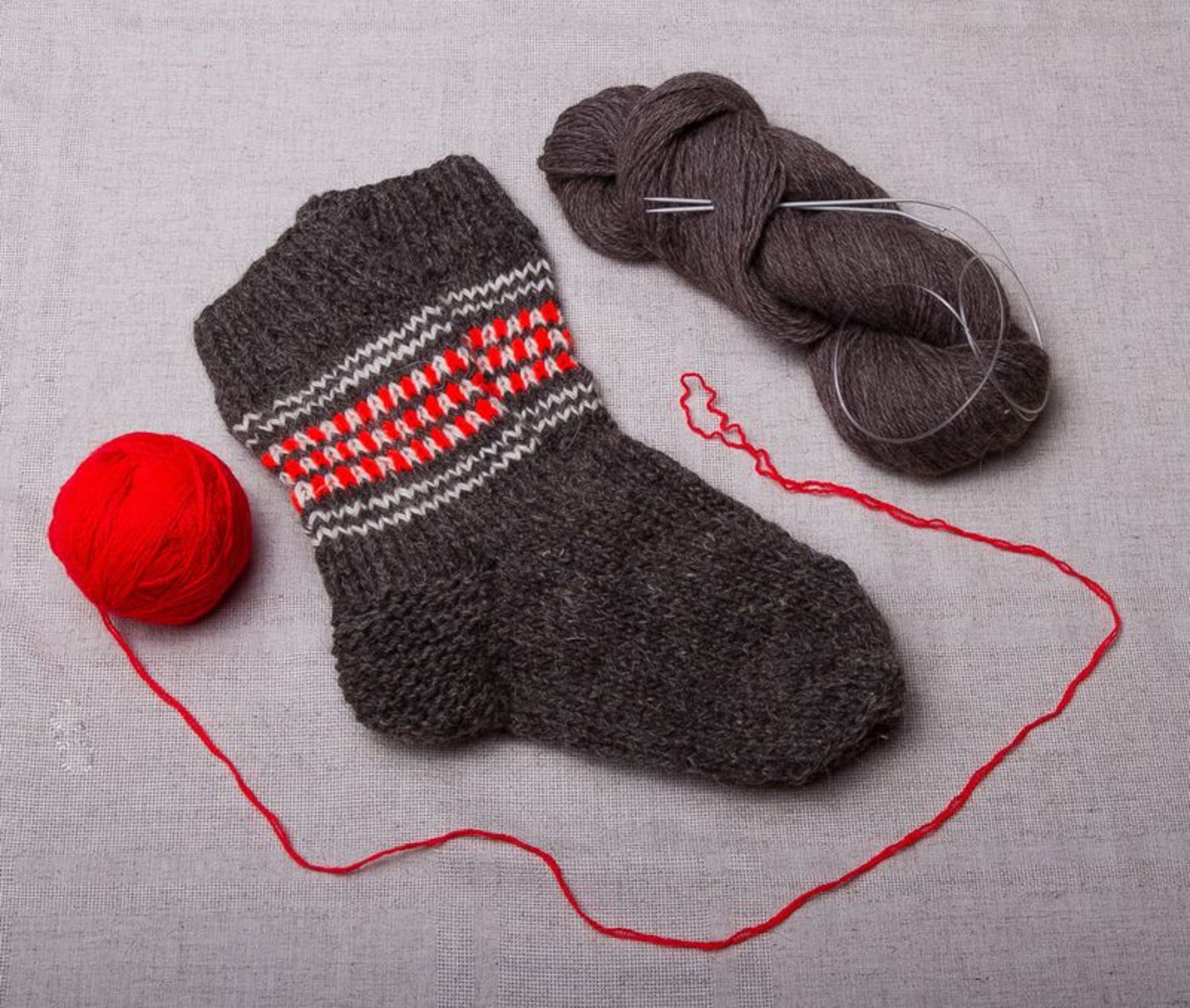 Men's wool socks of gray color photo 1