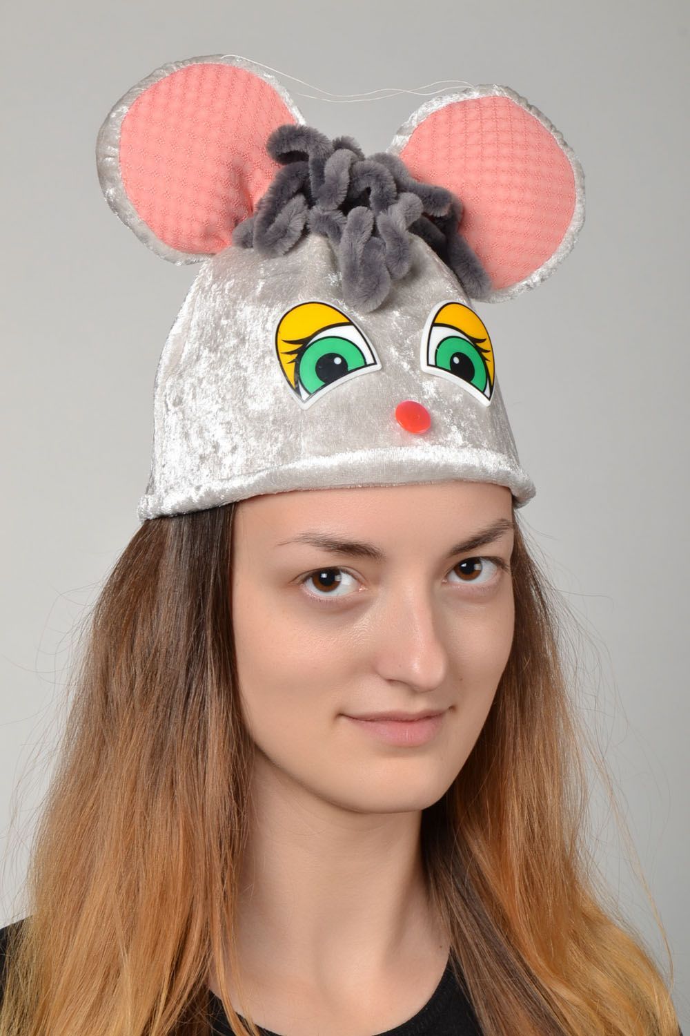 Детская шапка в виде мышки на Новый год фото 2