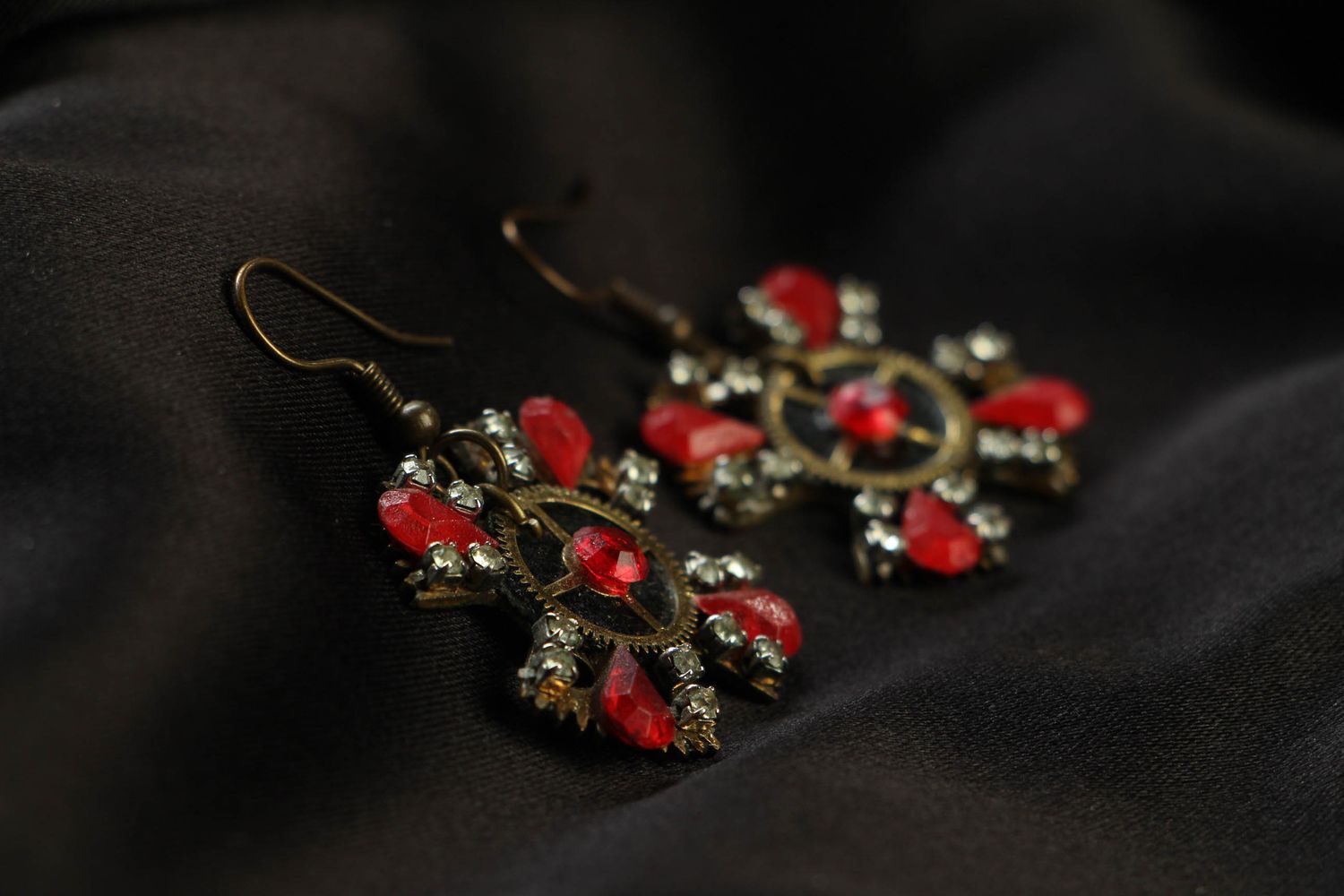 Beaded earrings with gears photo 2