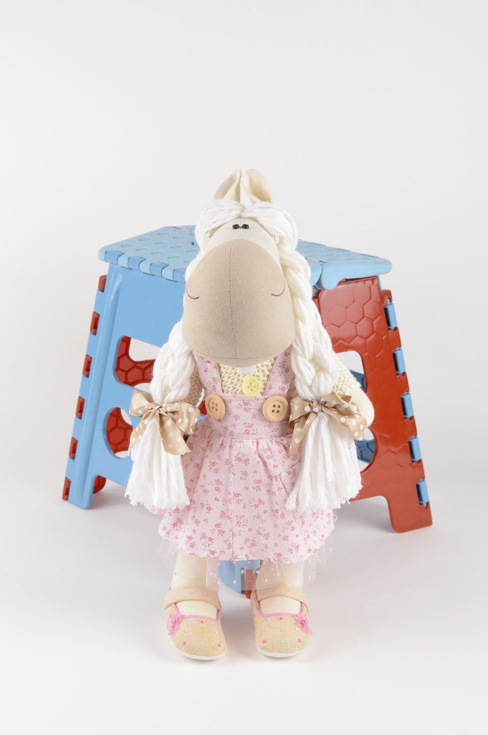 Handmade Kuscheltier Pferd im Kleid Stoff Spielzeug Geschenk für Kinder drollig foto 1