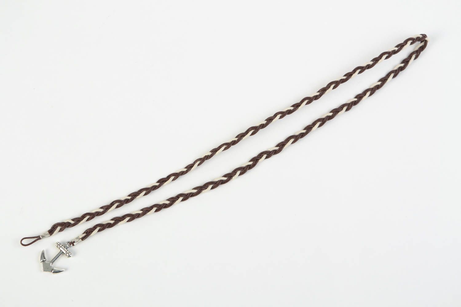 Плетеный браслет из вощеного шнурка тройной многорядный ручной работы с якорем фото 5