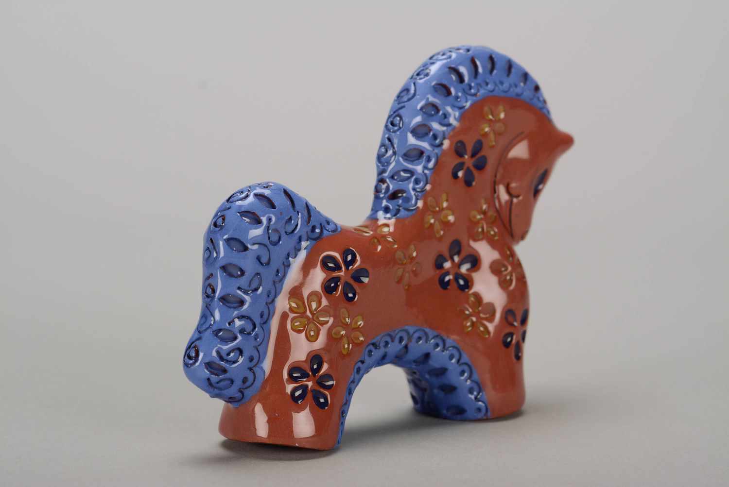 Sculpture céramique faite main cheval à la crinière bleue photo 3