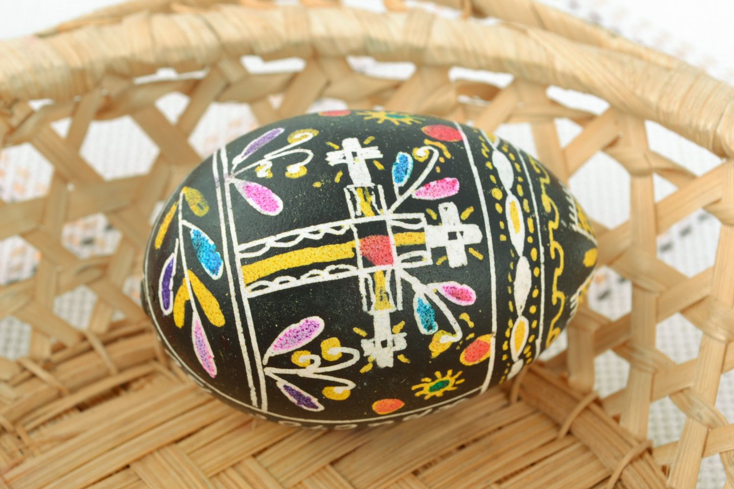 Oeuf de Pâques peint à la cire en oeuf de poule fait main original pour la fête photo 5