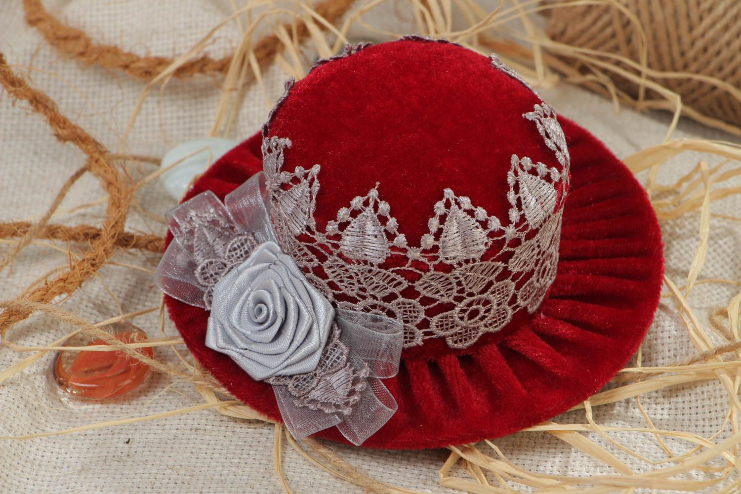 Handmade festive hair clip with a little red velour top hat decorated with lace photo 1