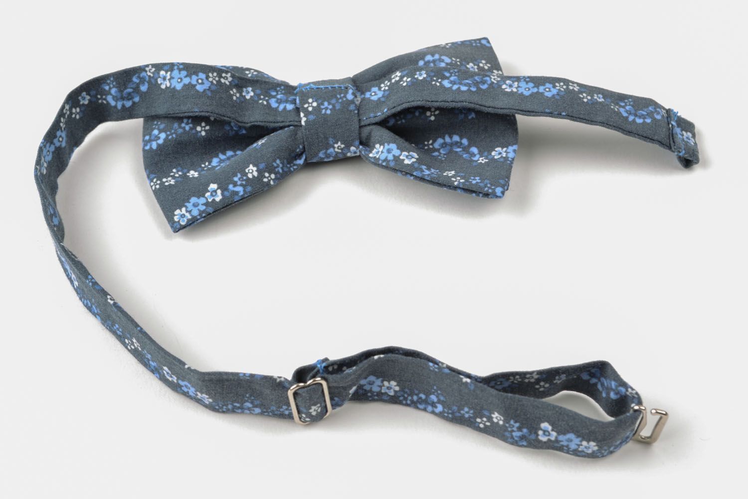Bow tie with floral print photo 4