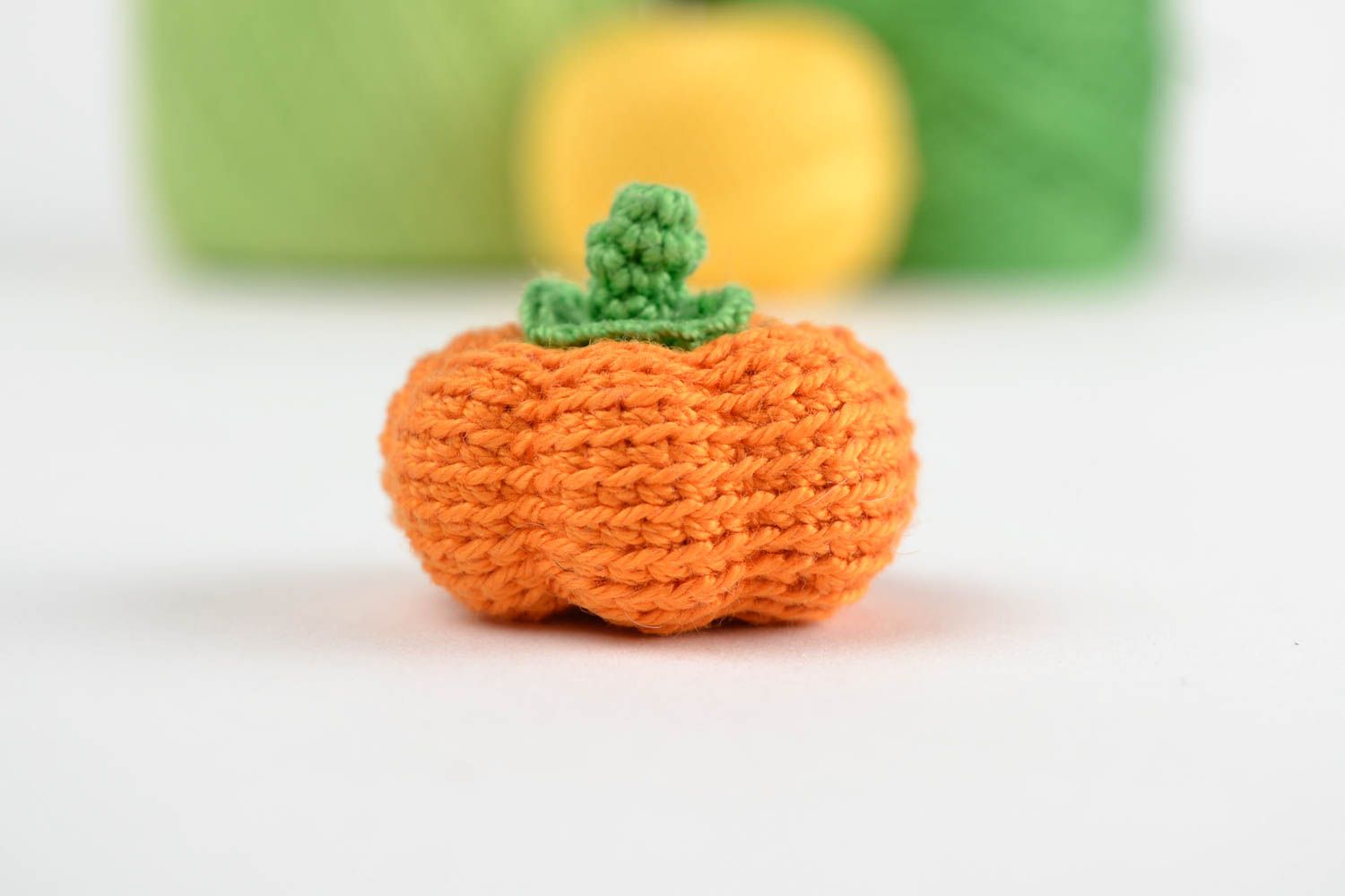 Вязаный овощ ручной работы мягкая игрушка овощ крючком оранжевая тыква фото 1
