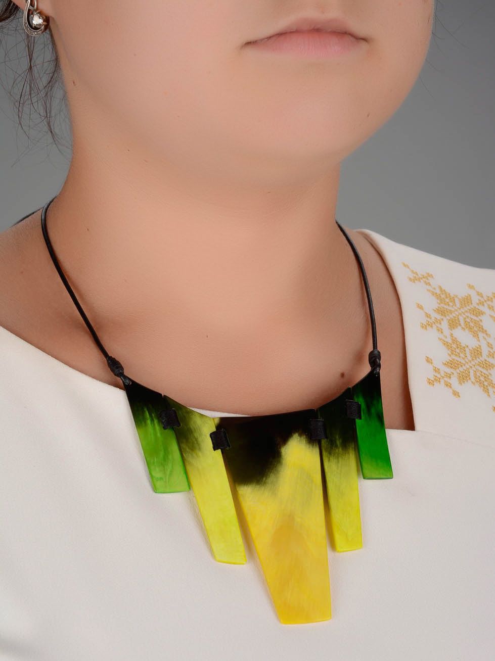 Necklace-Plastron Made of Horn photo 5