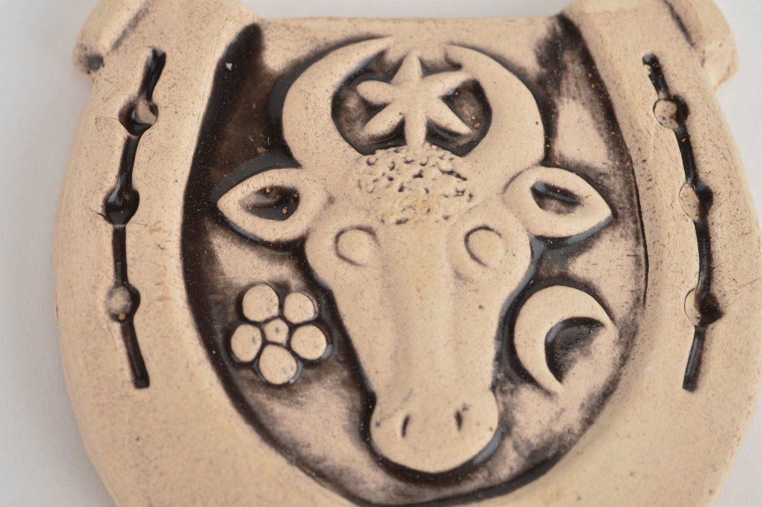 Ceramic fridge magnet horseshoe for good luck handmade kitchen decor ideas photo 4