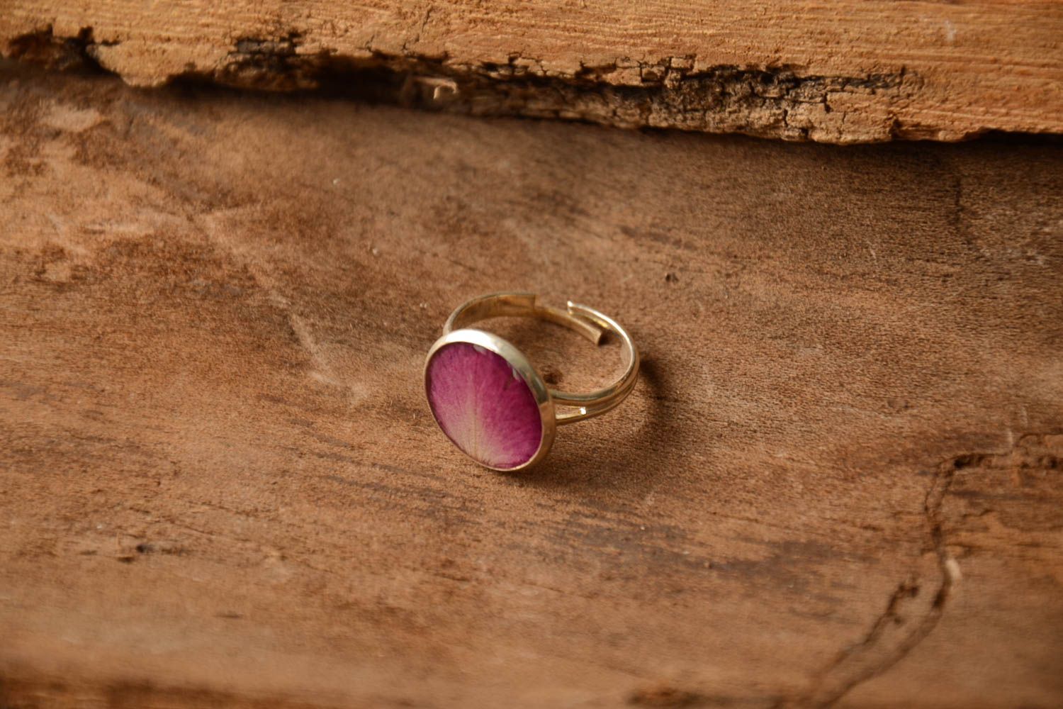 Кольцо ручной работы кольцо из эпоксидной смолы модное кольцо с лепестком розы фото 1