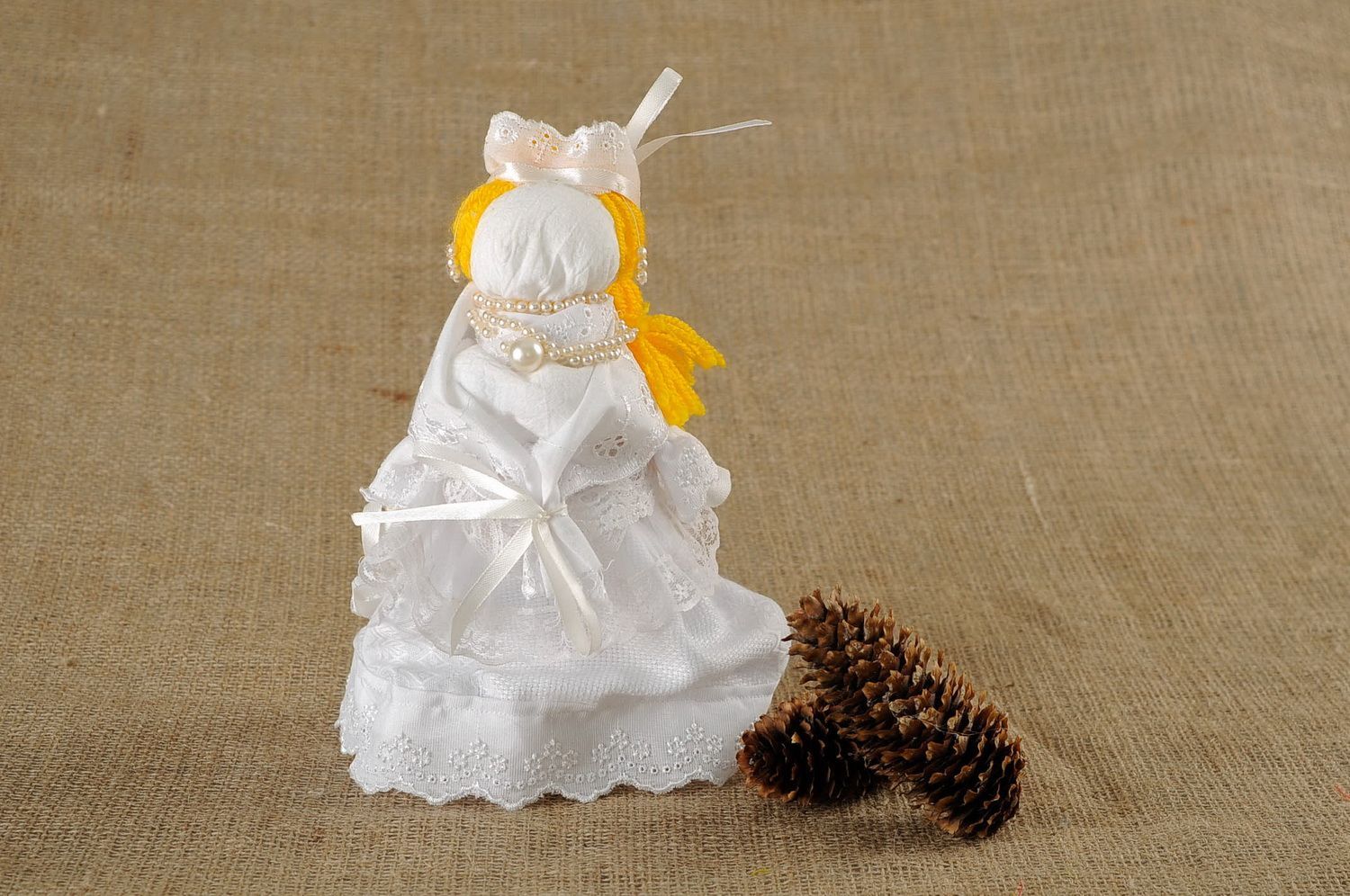 Сувенирная кукла-мотанка Невеста фото 1