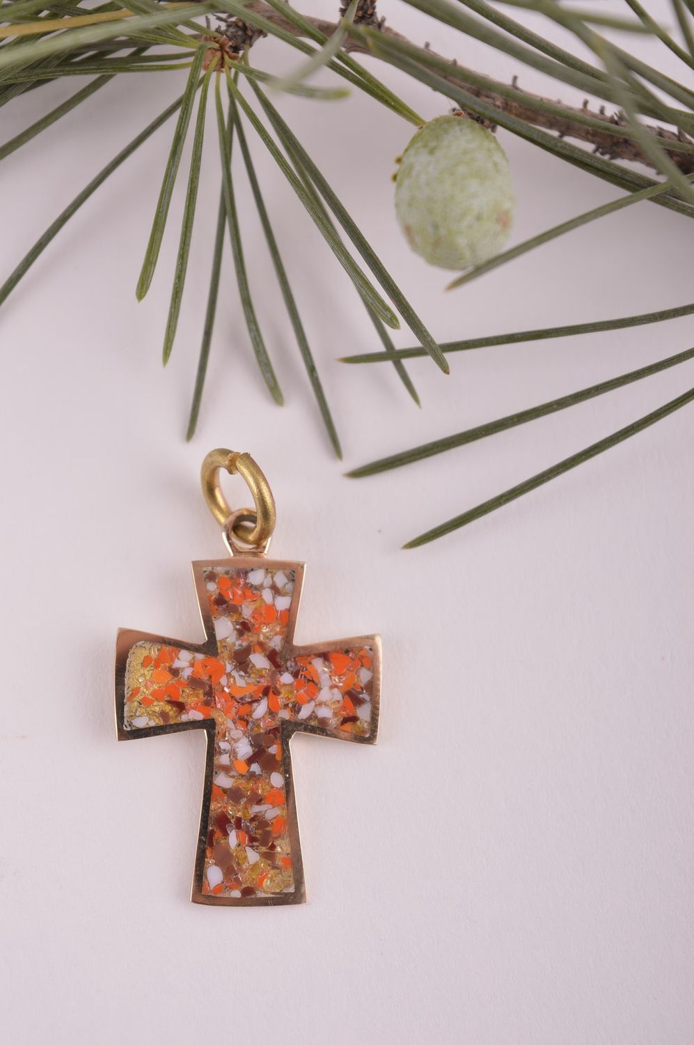Pendentif croix fait main Bijou croix en laiton et pierres fines Cadeau original photo 1