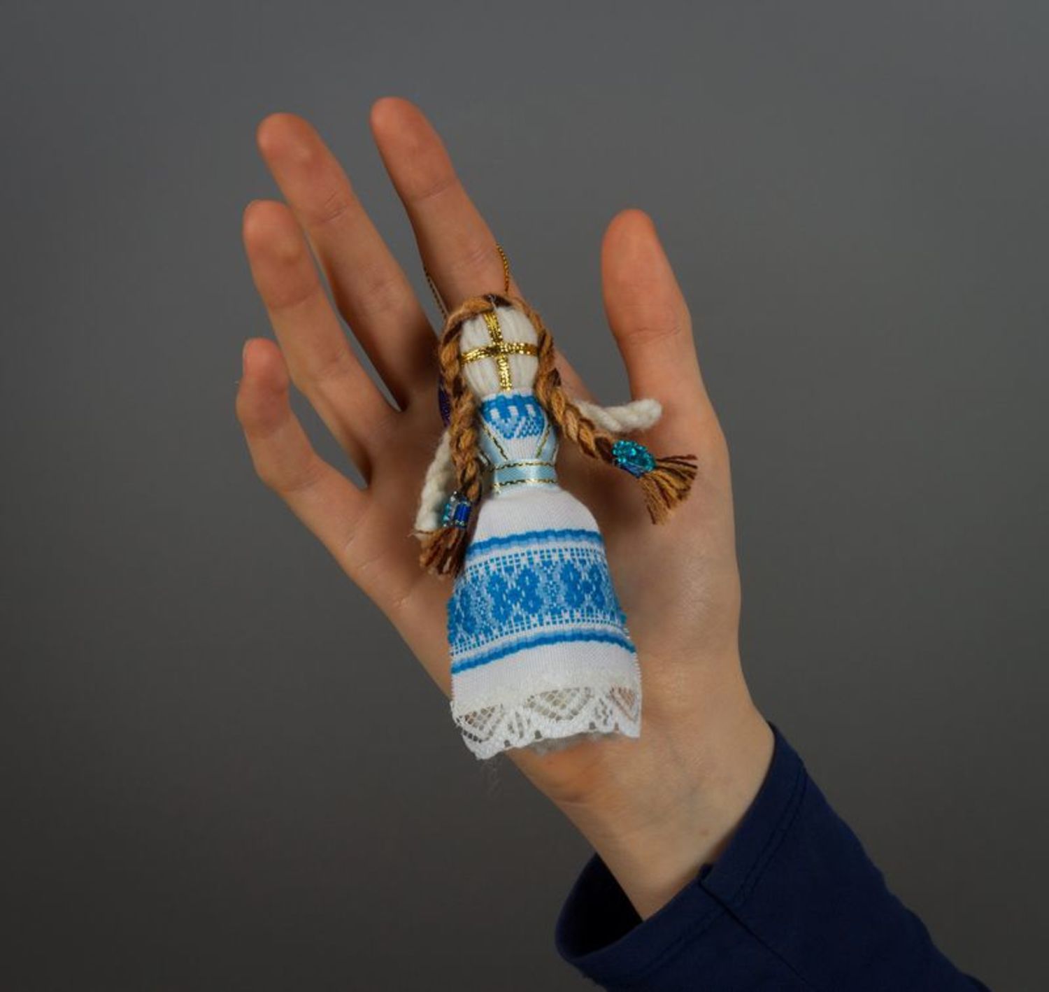 Bambola etnica di stoffa fatta a mano Amuleto talismano Giocattolo slavo foto 1