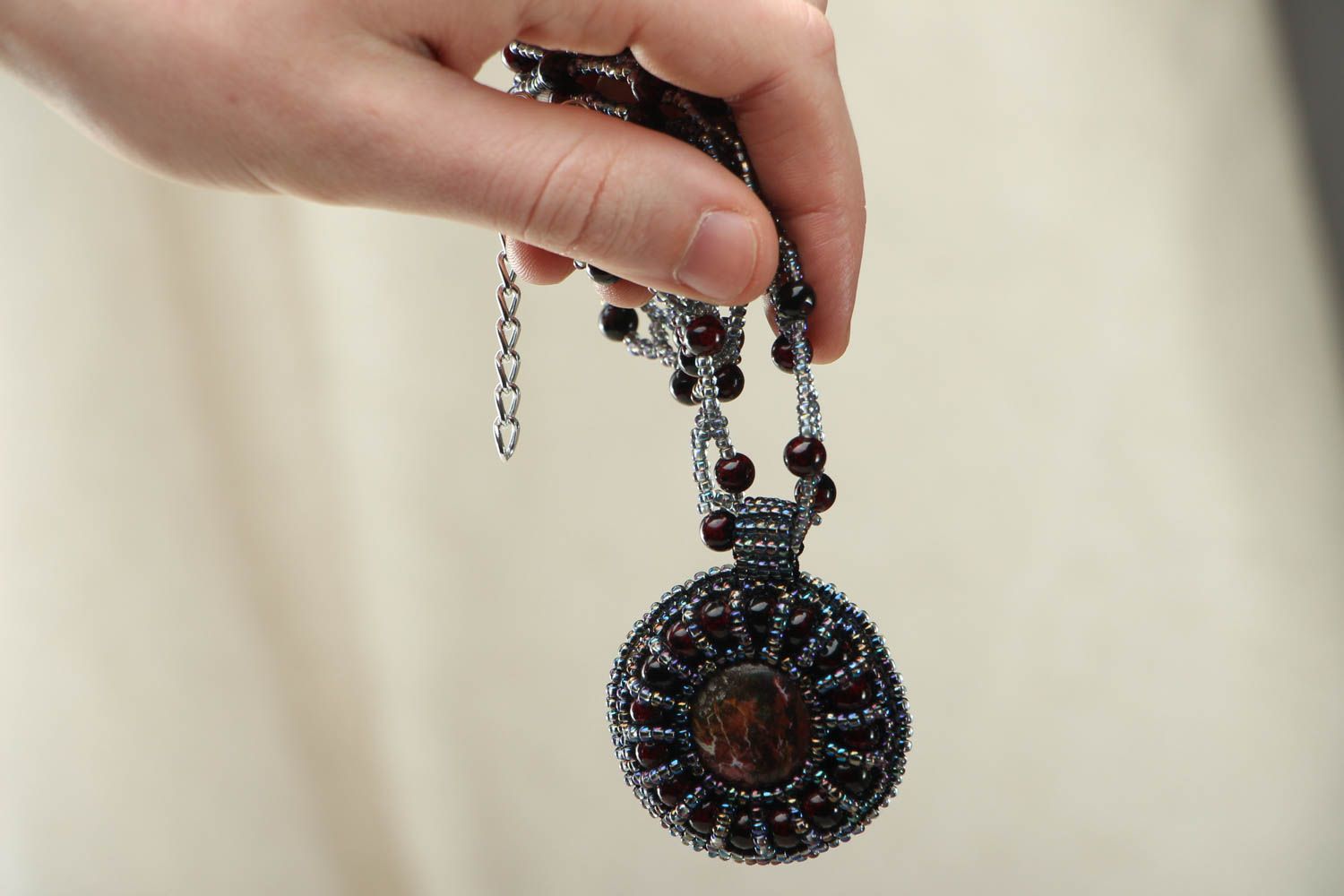 Homemade pendant with garnet and rhodonite photo 4