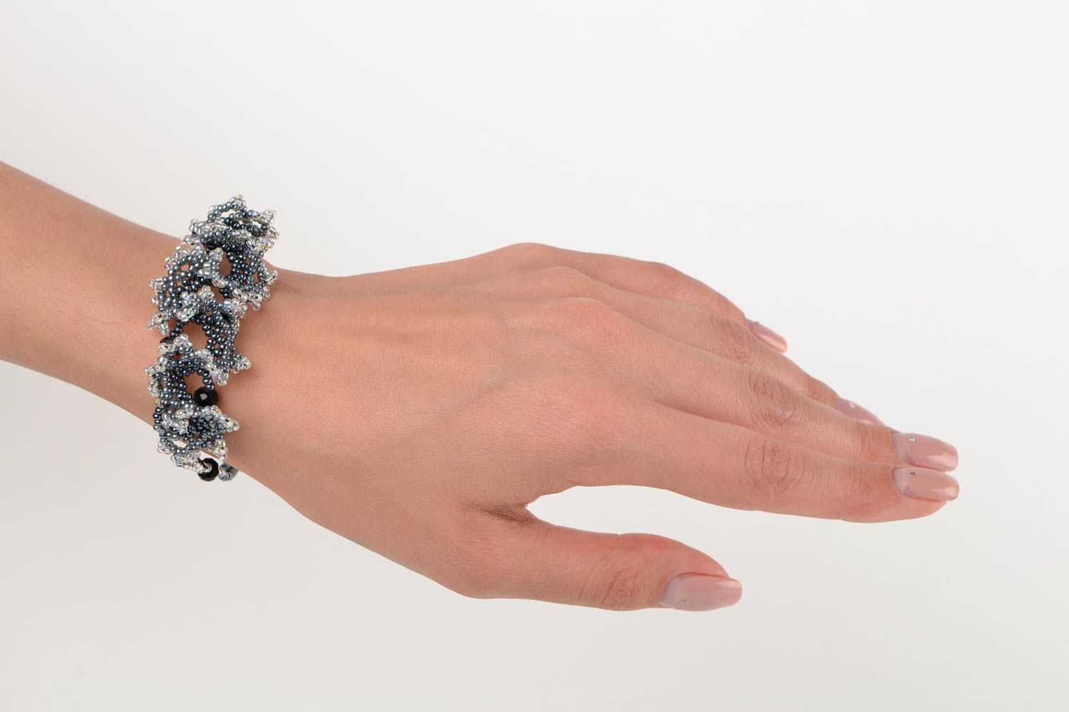 Bracelet perles rocaille Bijou fait main Accessoire femme original gris noir photo 2