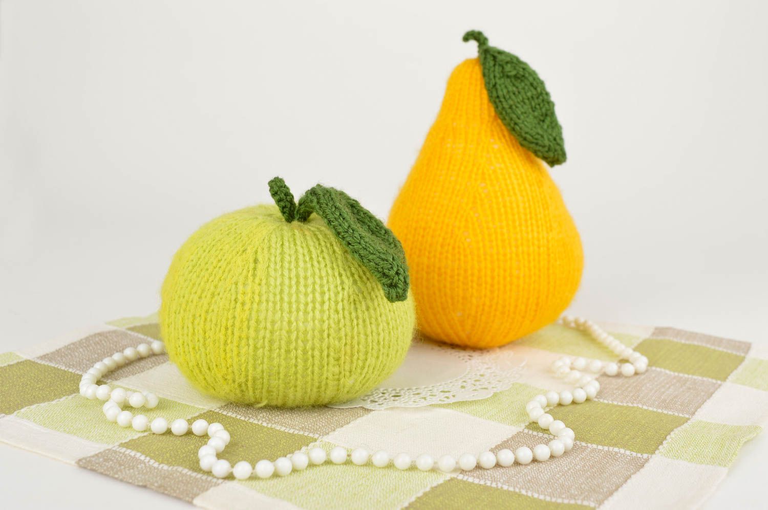 Juguetes artesanales tejidos peluches para niños regalo original manzana y pera foto 1