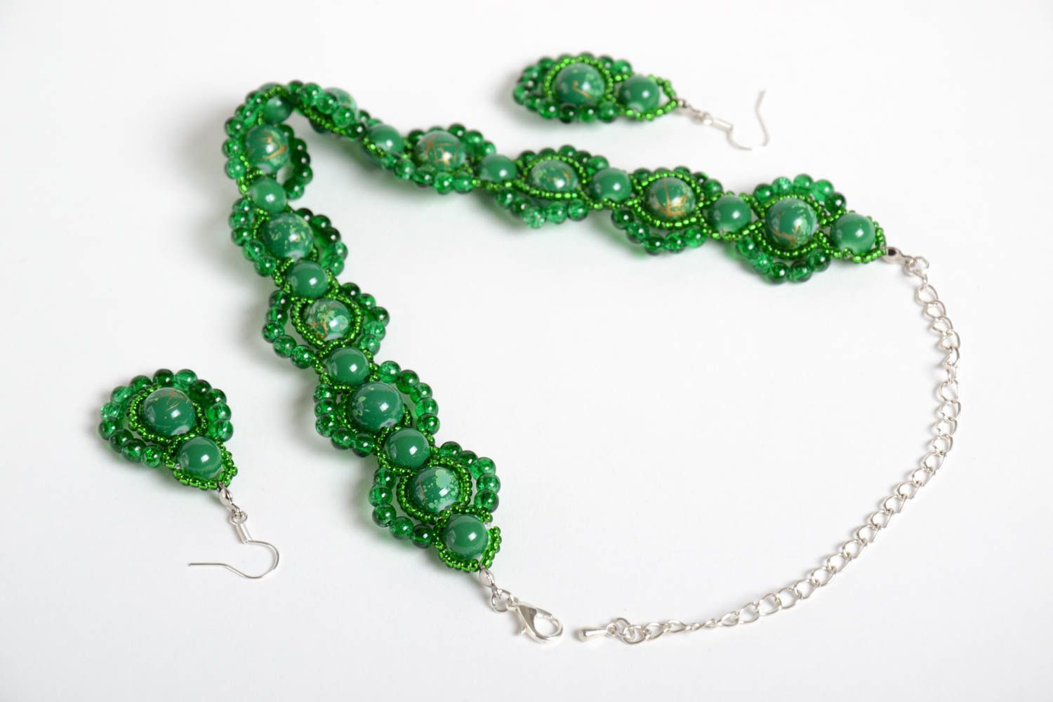 Boucles d'oreilles Collier fait main verts perles de rocaille Bijoux fantaisie photo 4