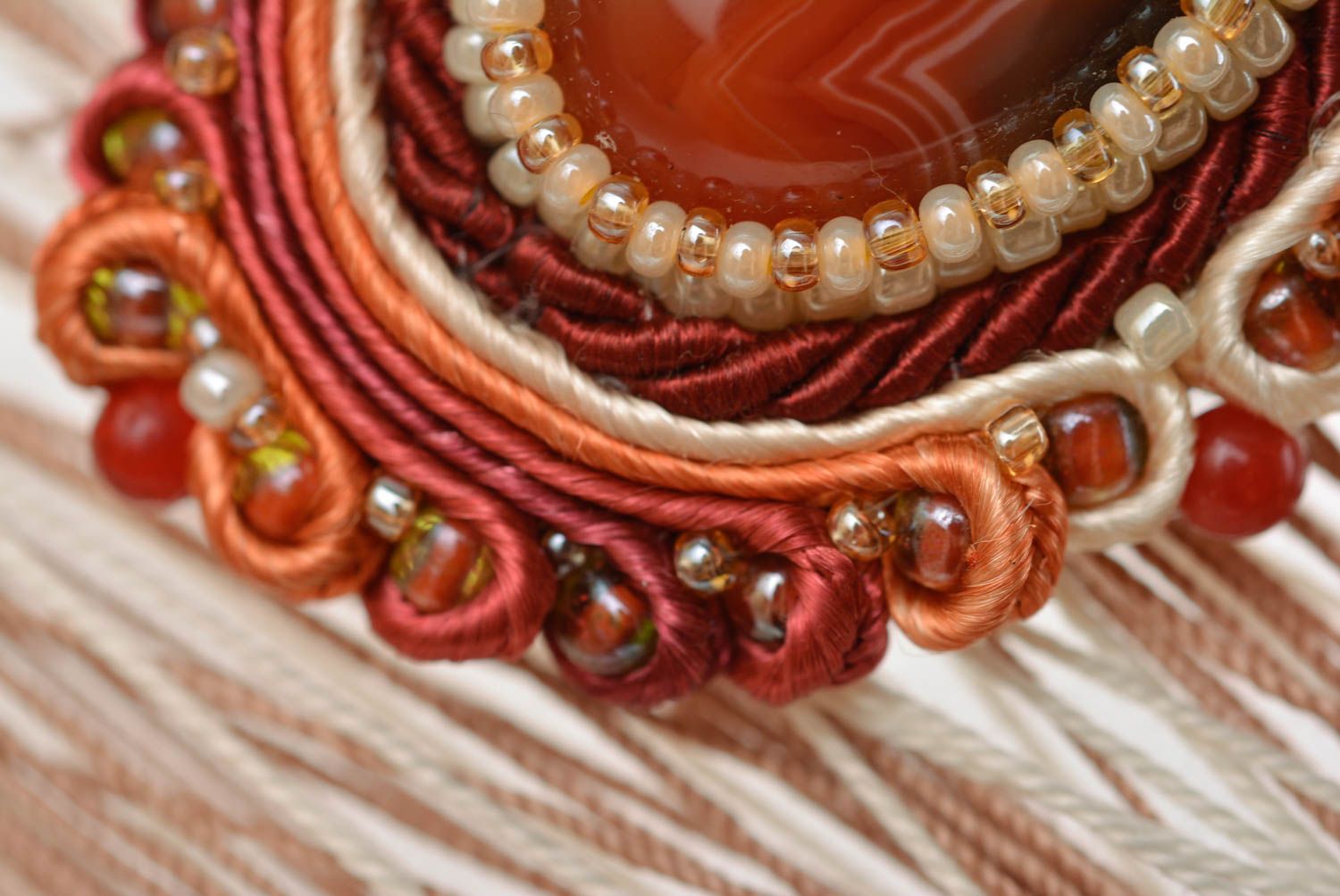 Broche textile soutache fait main Bijou textile avec agate Accessoire femme photo 2