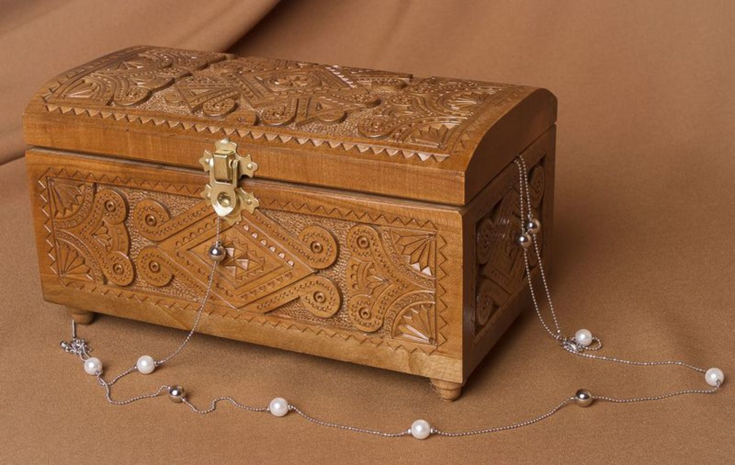 Scatola di legno fatta a mano Cofanetto intagliato in legno Scrigno decorativo
 foto 1