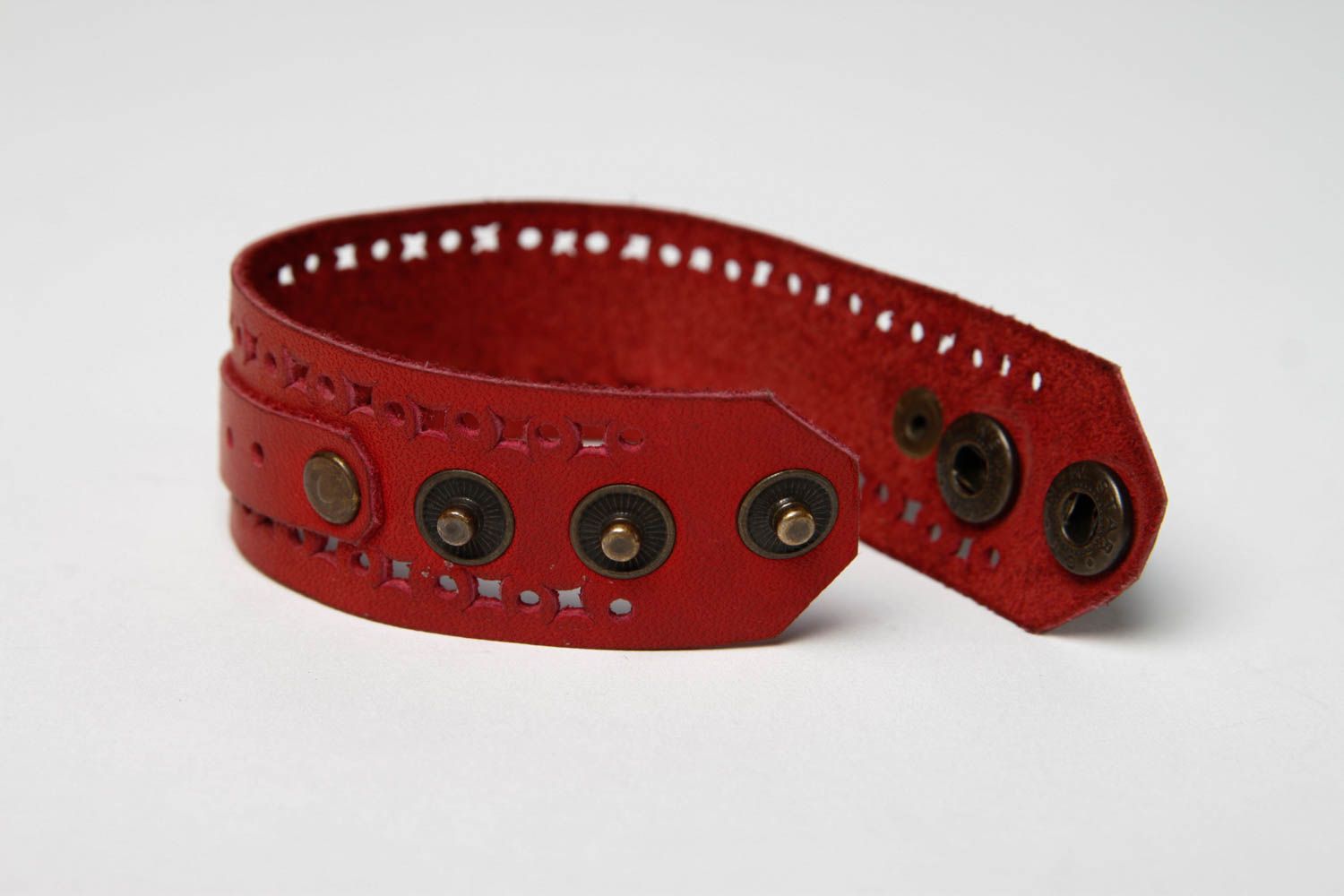 Bracelet cuir Bijou fait main large rouge design Accessoire en cuir original photo 5