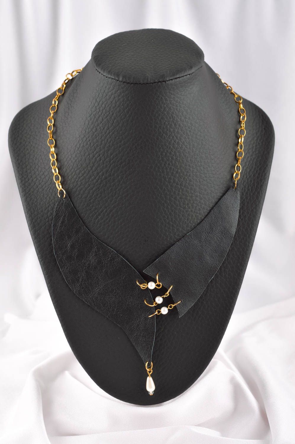 Collier en cuir noir Bijou fait main avec perles Cadeau femme original photo 1