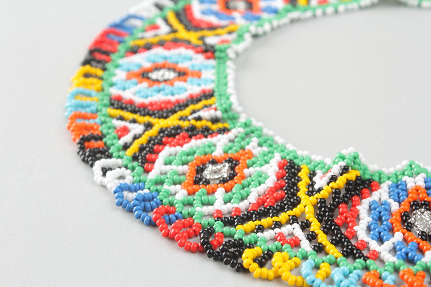 Beaded necklace in ethnic style photo 3