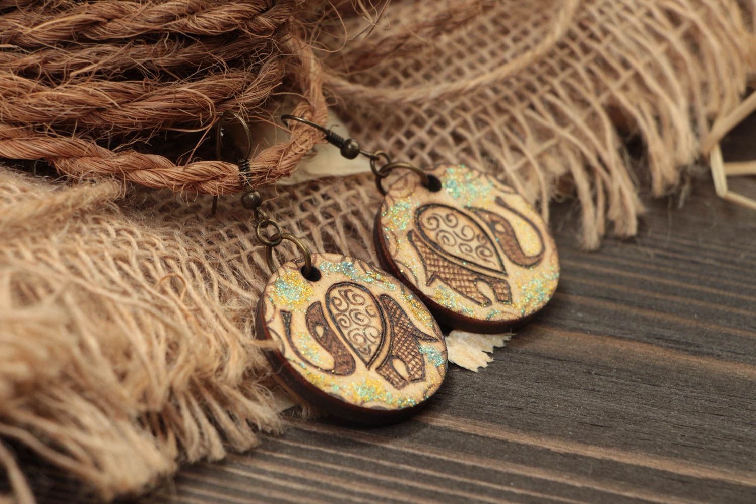 Handmade Ohrringe aus Holz Designer Schmuck Accessoire für Frauen Elefanten foto 1