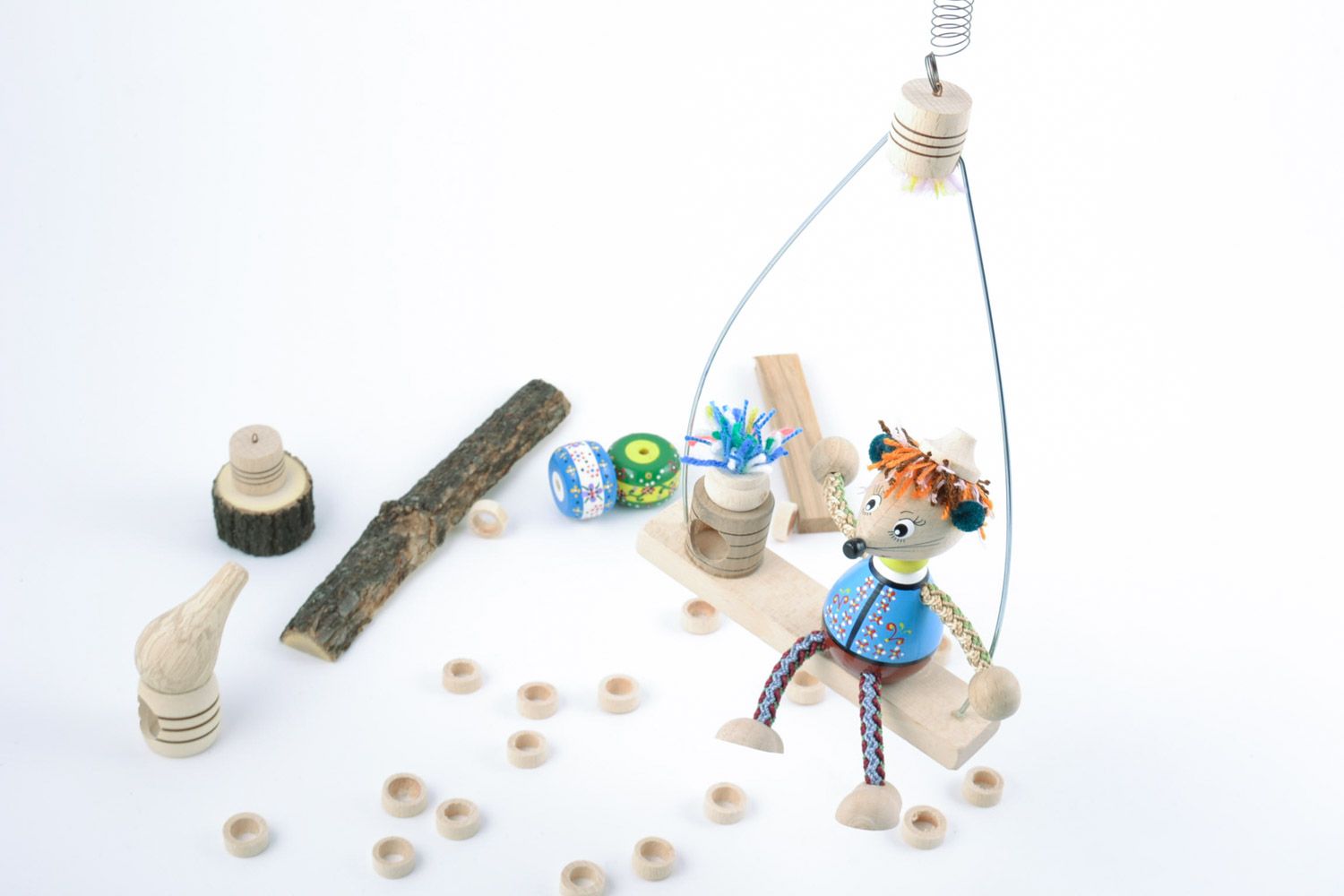 Handmade originelles buntes Holz Spielzeug Maus auf der Bank Geschenk für Kind foto 2