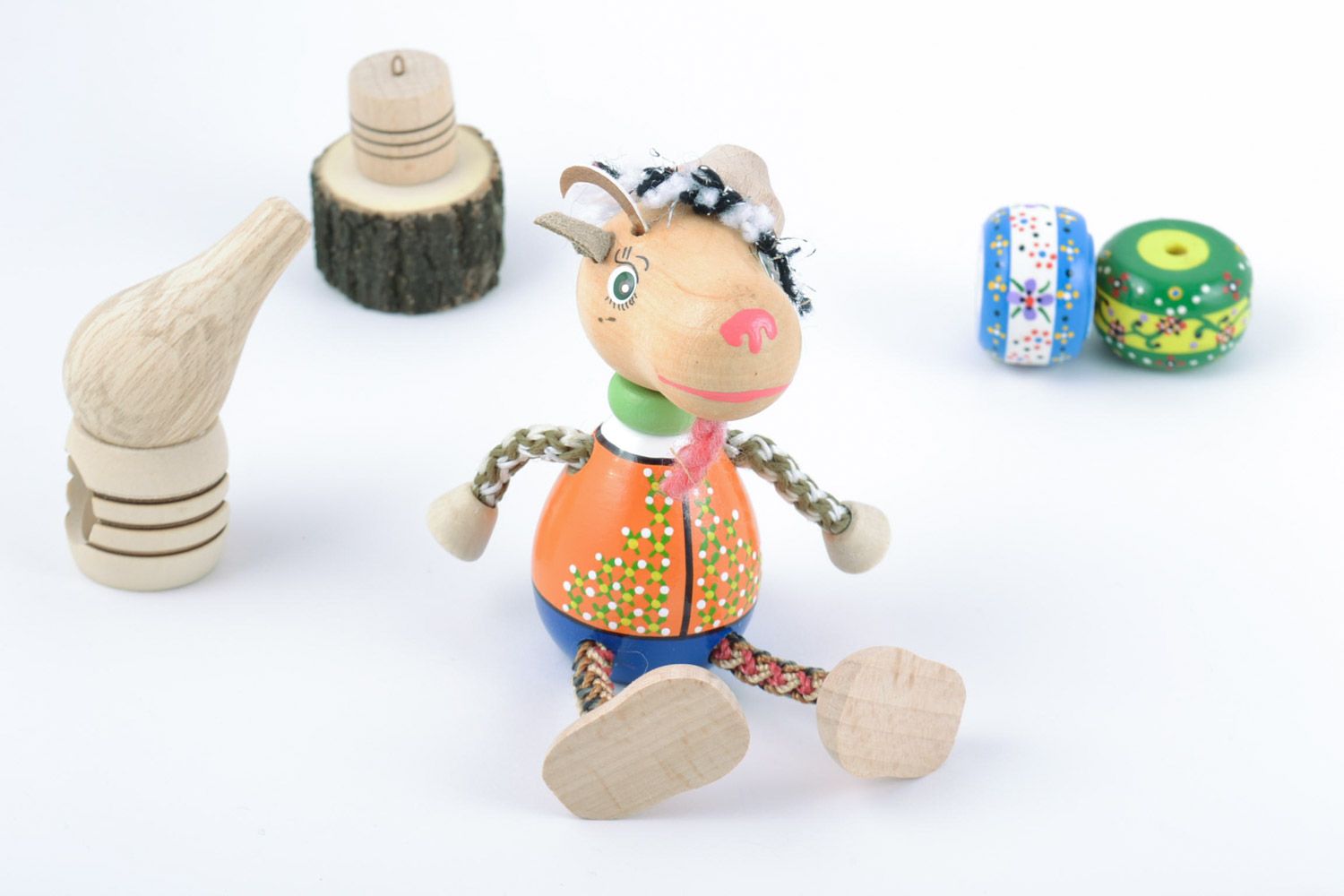 Holz Spielzeug Ziegenbock mit Bemalung Handarbeit öko rein Geschenk für Kind foto 1