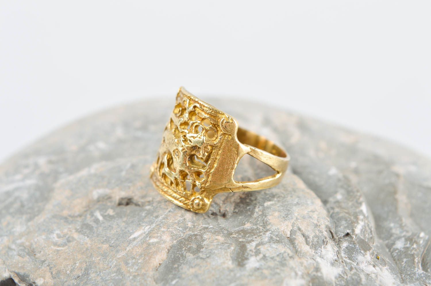 Украшение из металла кольцо ручной работы модное кольцо с узором перстень латунь фото 1