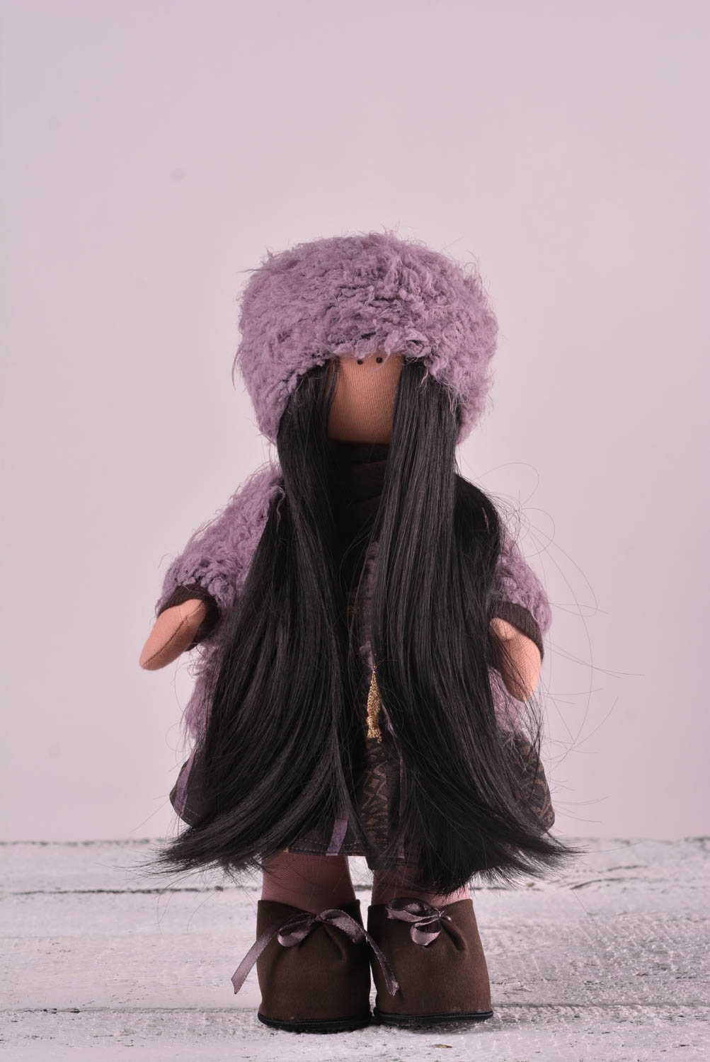 Кукла ручной работы кукла из ткани мягкая кукла с синтепухом брюнетка в шапке фото 3