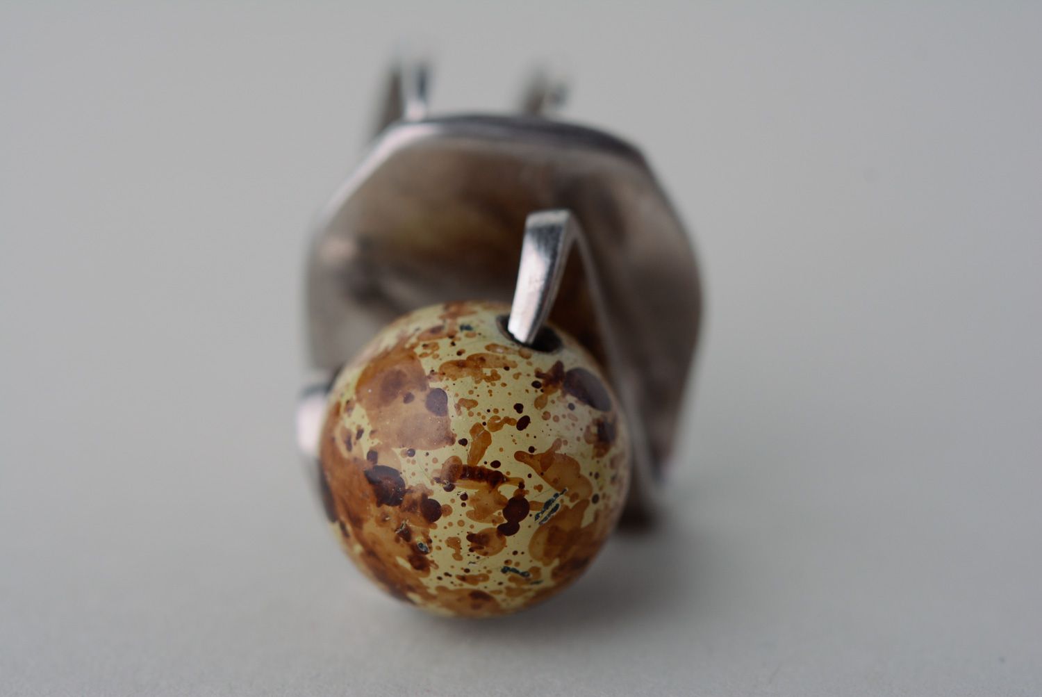 Металлическое кольцо из мельхиоровой вилки с круглым искусственным камнем фото 4
