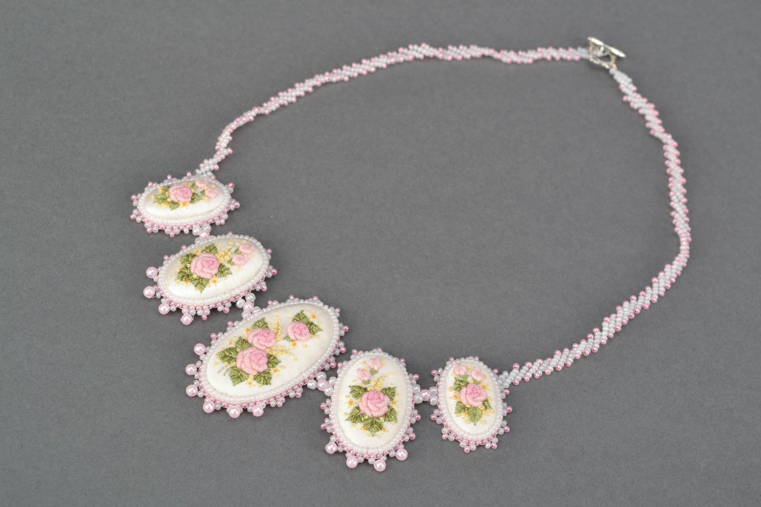 Gentle beaded necklace with embroidery photo 1
