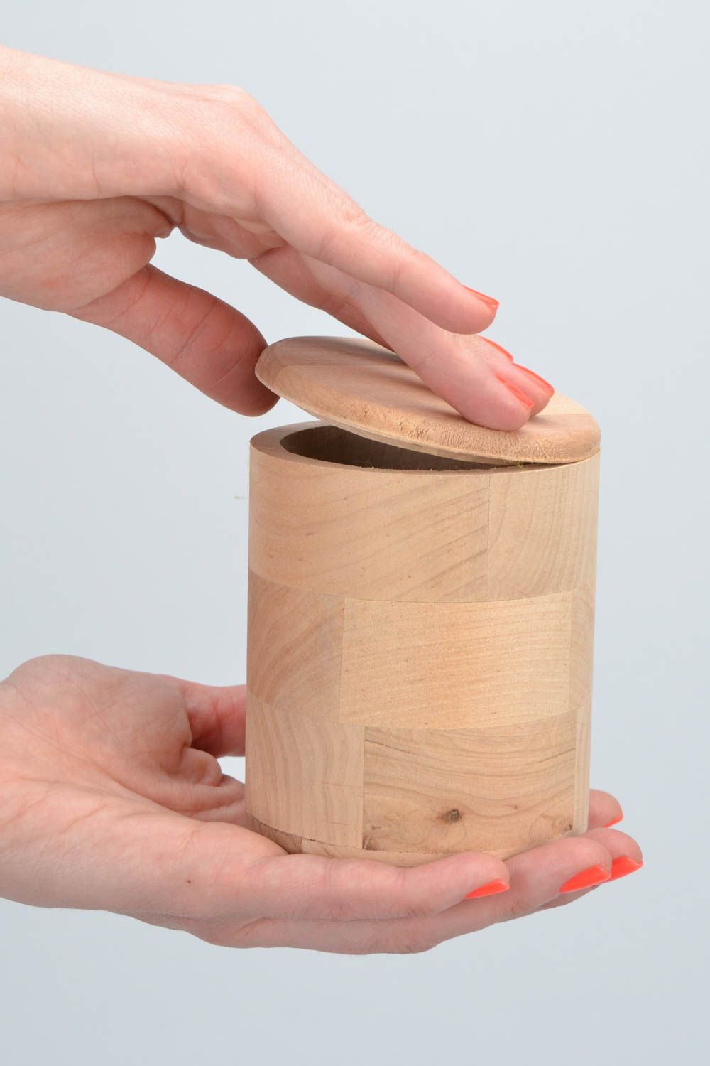 Caja para decorar redonda hecha a mano de madera material para manualidades foto 2