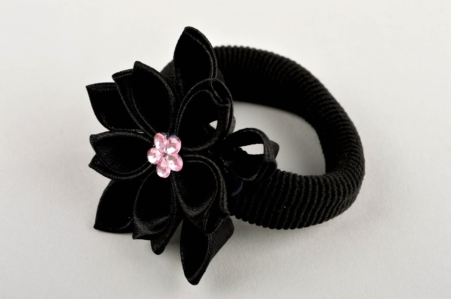 Élastique à cheveux fait main Accessoire coiffure fleur noire Cadeau pour femme photo 2