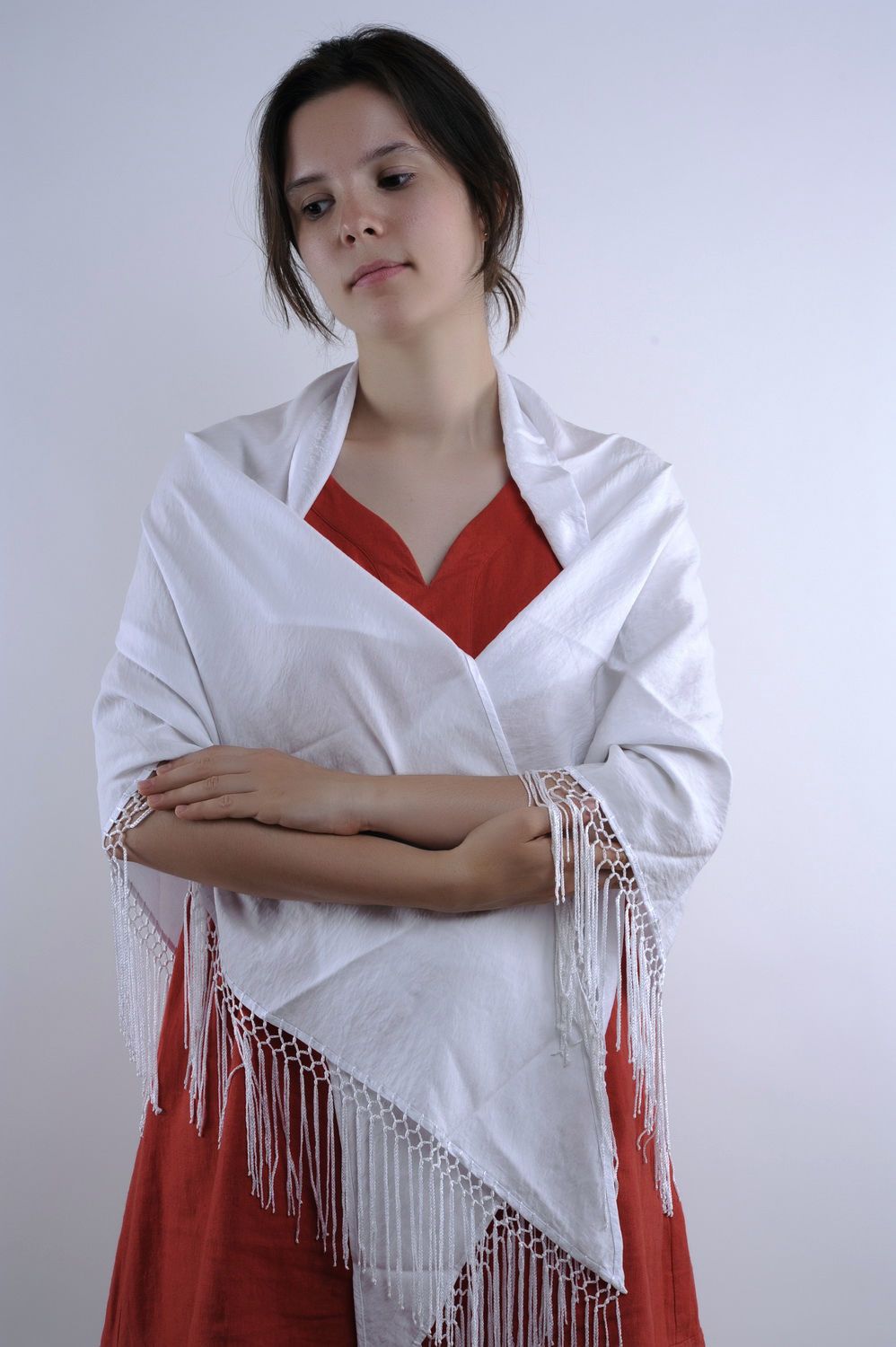 White shawl with fringe photo 2