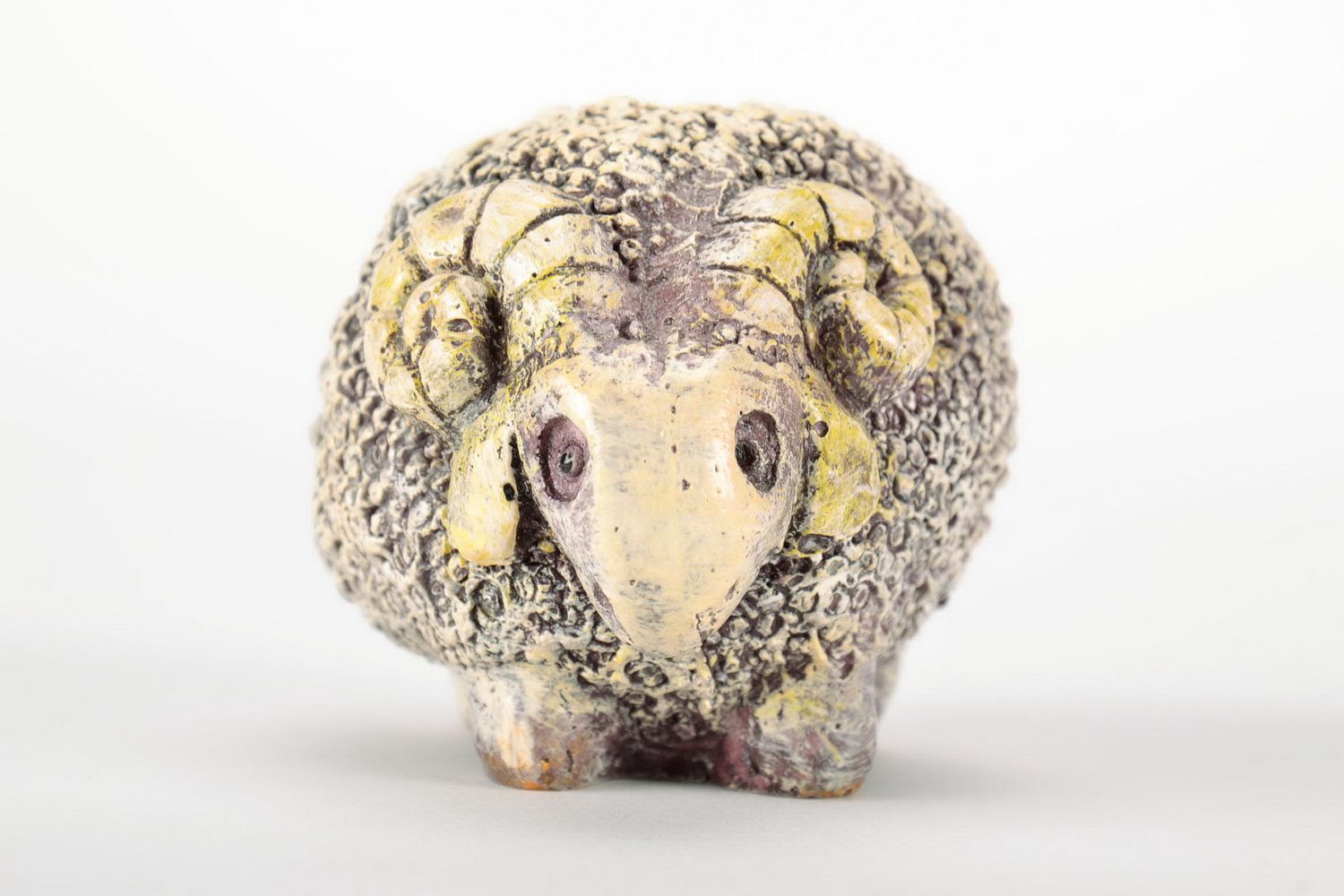 Figurine en plâtre artisanale en forme de mouton photo 5