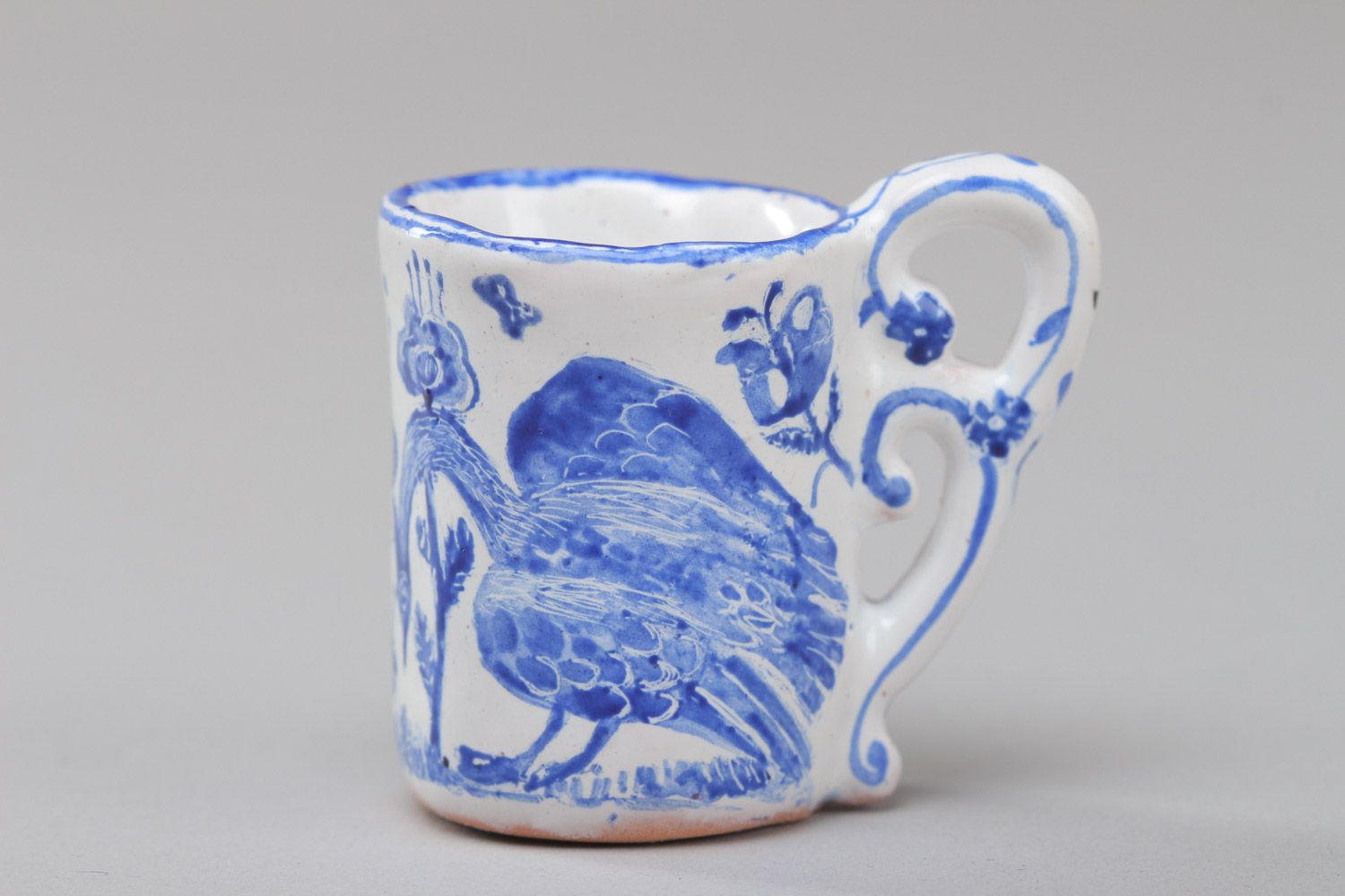 Tasse en céramique décorative faite main originale peinte de couleurs bleu blanc photo 2