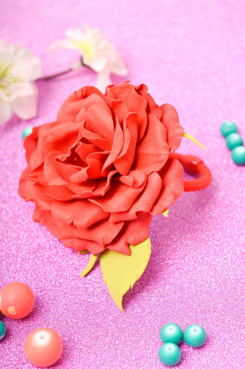 Handmade Schmuck Mädchen Haarschmuck Blumen Haargummi rote Rose künstlerisch foto 1
