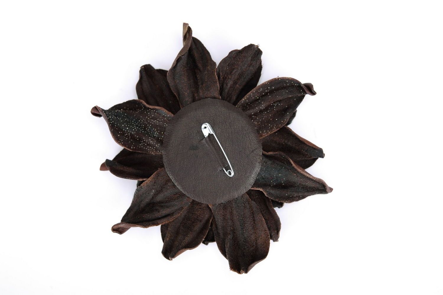 Leather flower brooch photo 2