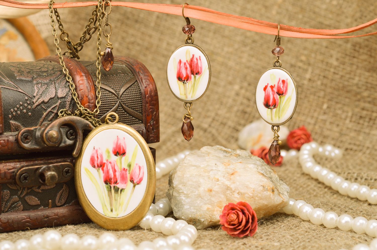 Handmade metal jewelry set with miniature painting 2 items pendant and earrings Tulips photo 1