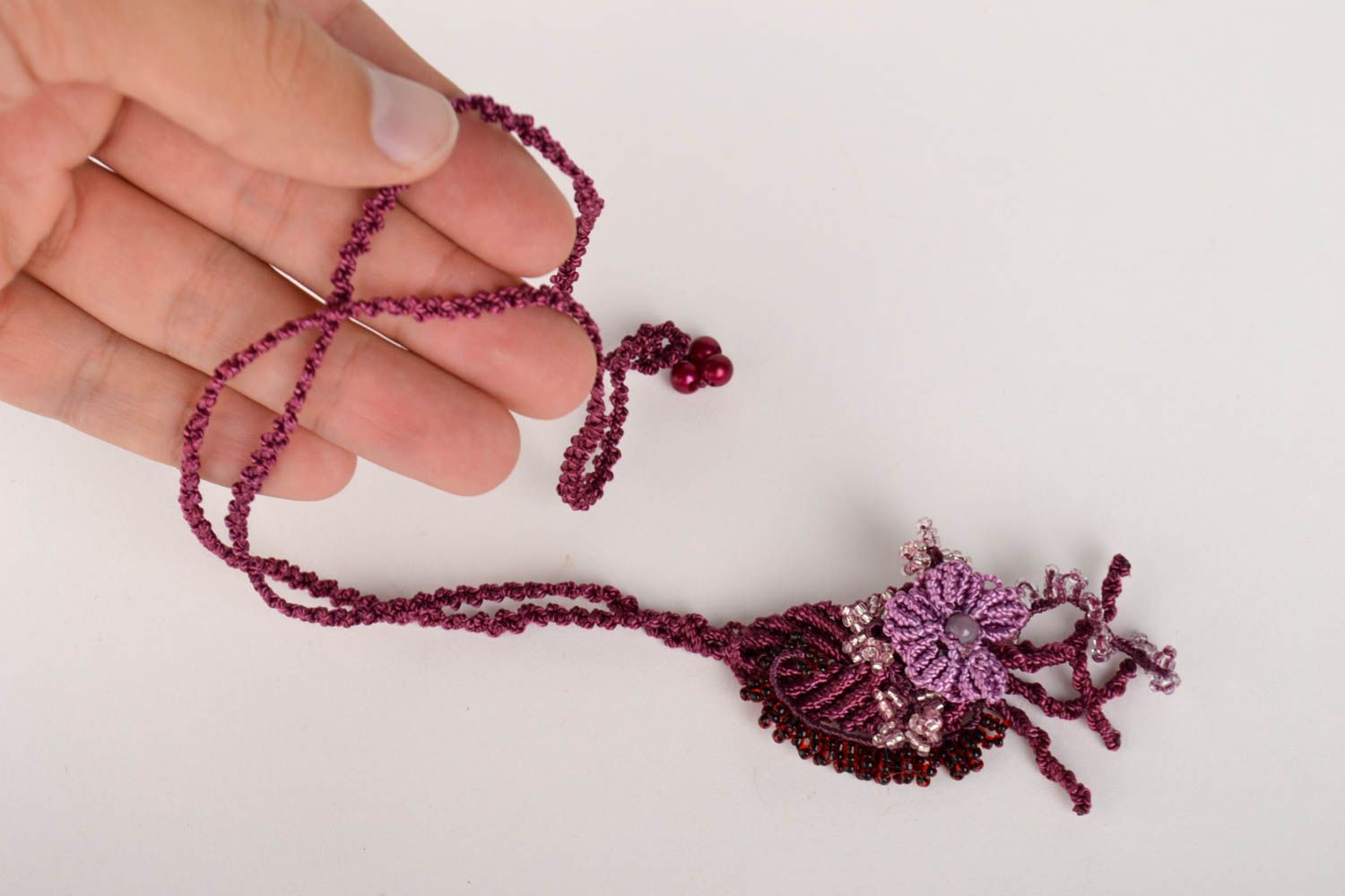 Collar artesanal de hilos color ciruela accesorio para mujeres regalo original foto 5