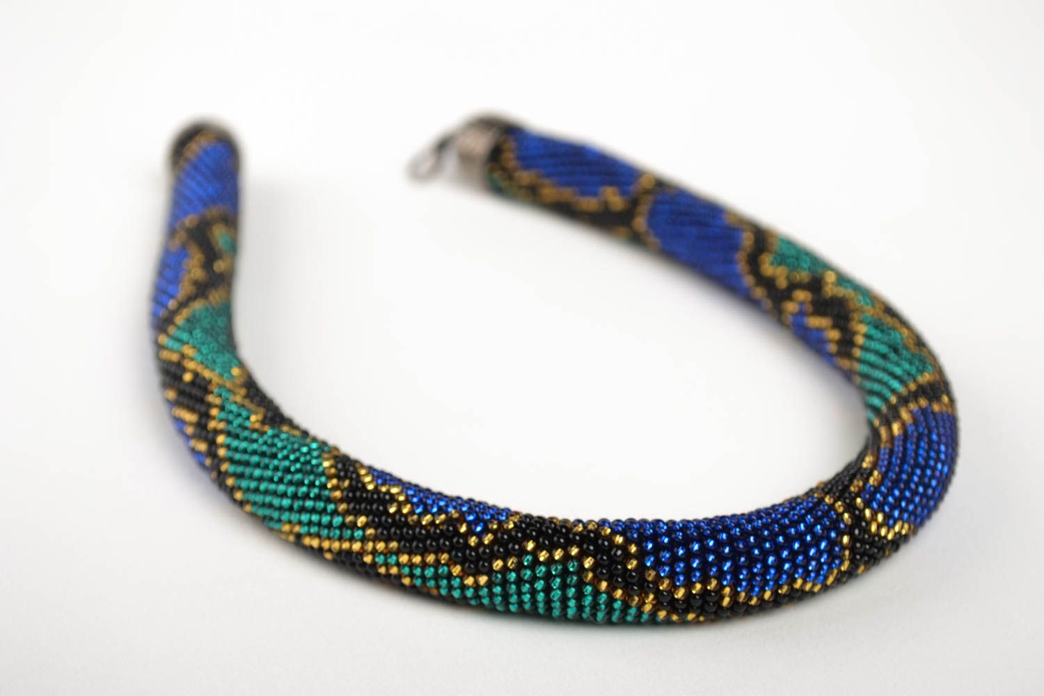 Жгут из бисера украшение ручной работы ожерелье из бисера изумрудное с синим фото 3