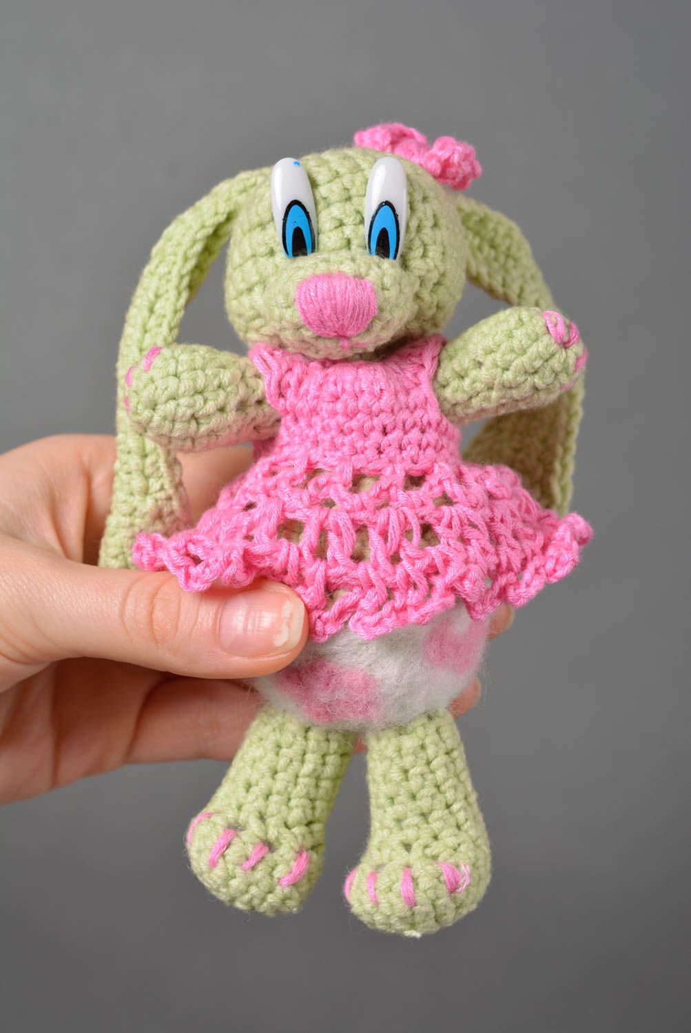 Handmade Kleinkinder Spielzeug gehäkelter Hase Kuschel Tier Geschenk für Kind foto 3