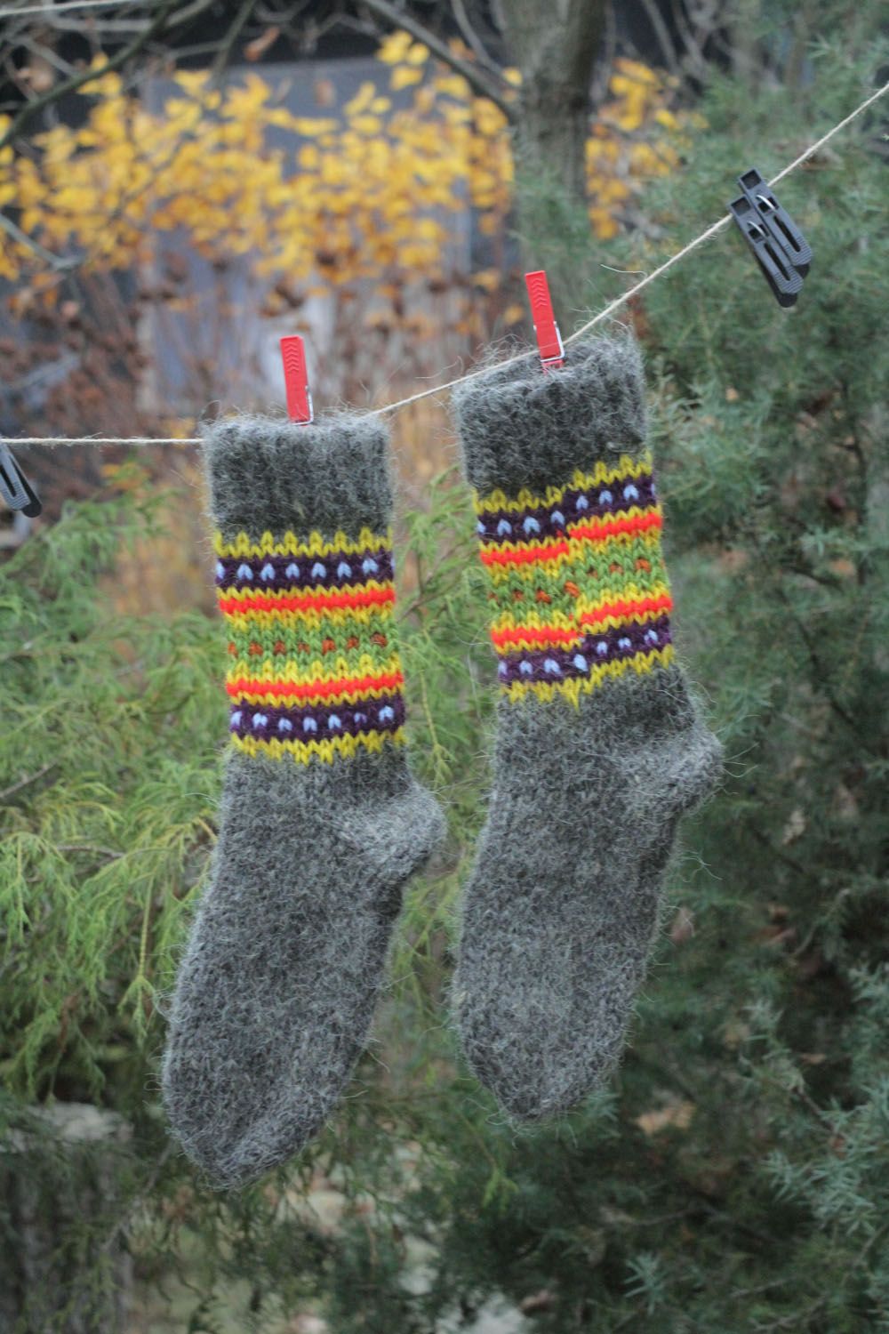 Homemade woolen socks Gray with Ornament photo 1