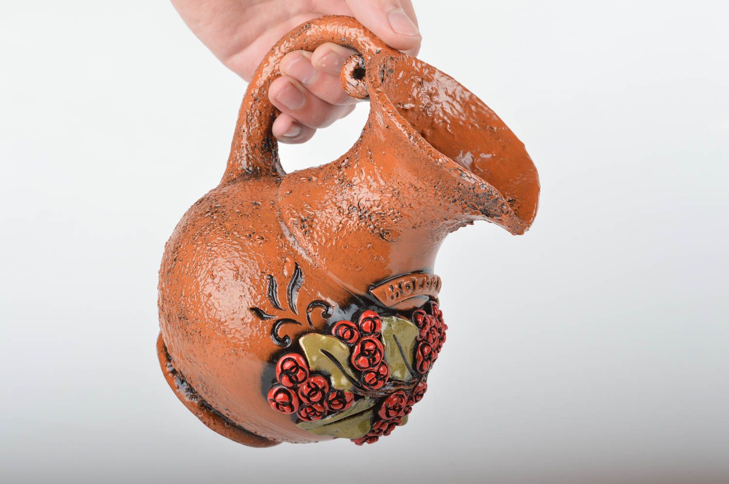 Cruche en argile peinte de glaçure faite main brun avec anse Roses 50 cl photo 2