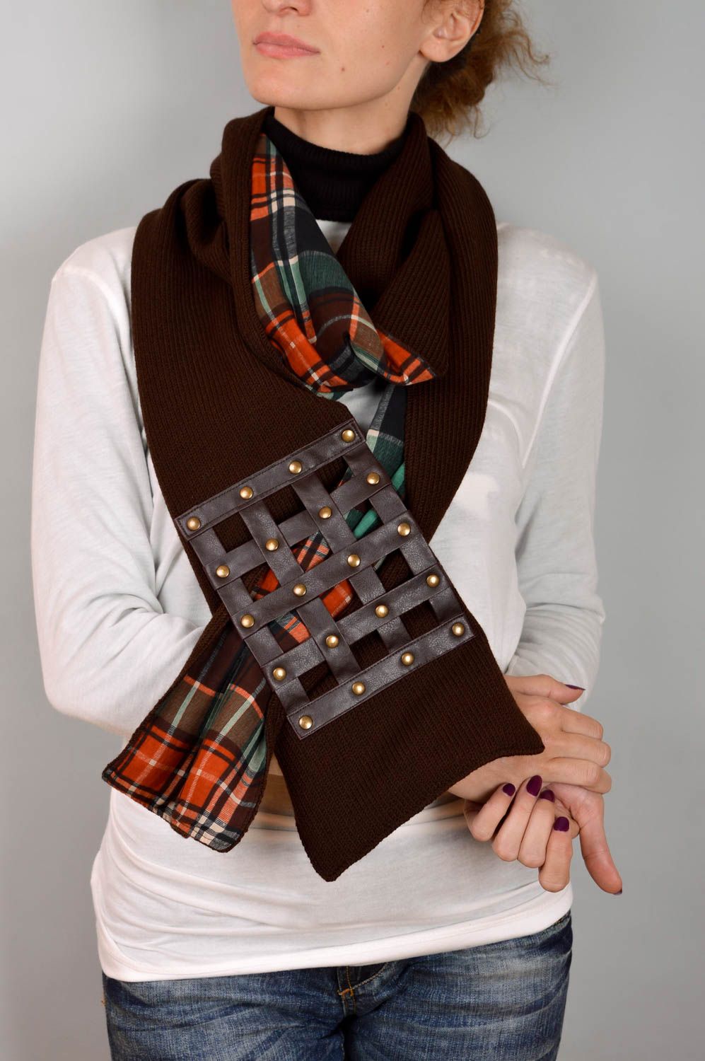 Шарф ручной работы коричневый шарф на шею двухсторонний мужской шарф с кожей фото 4