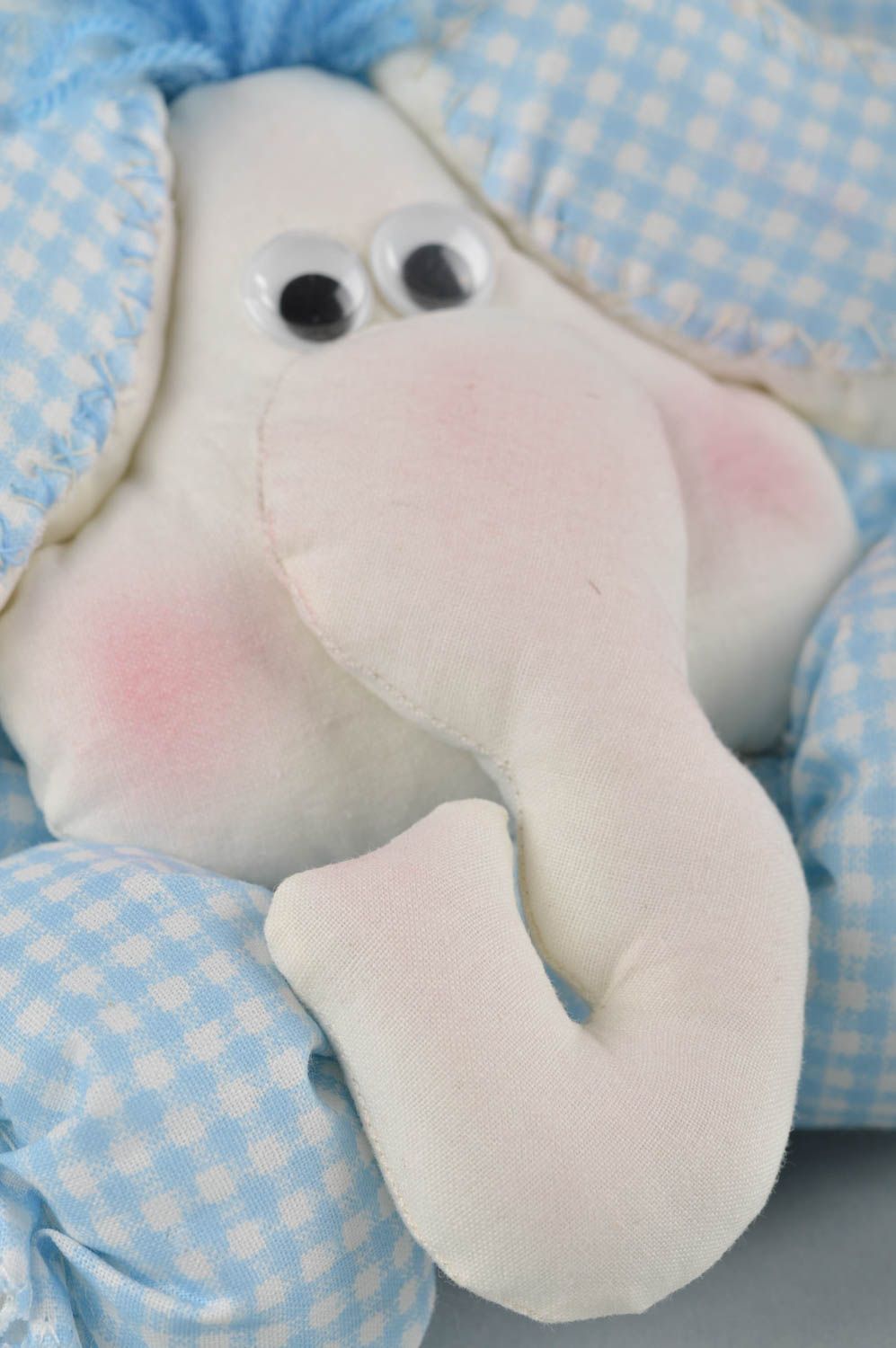 Doudou éléphant en tissus Jouet fait main blanc-bleu à carreaux Cadeau original photo 4