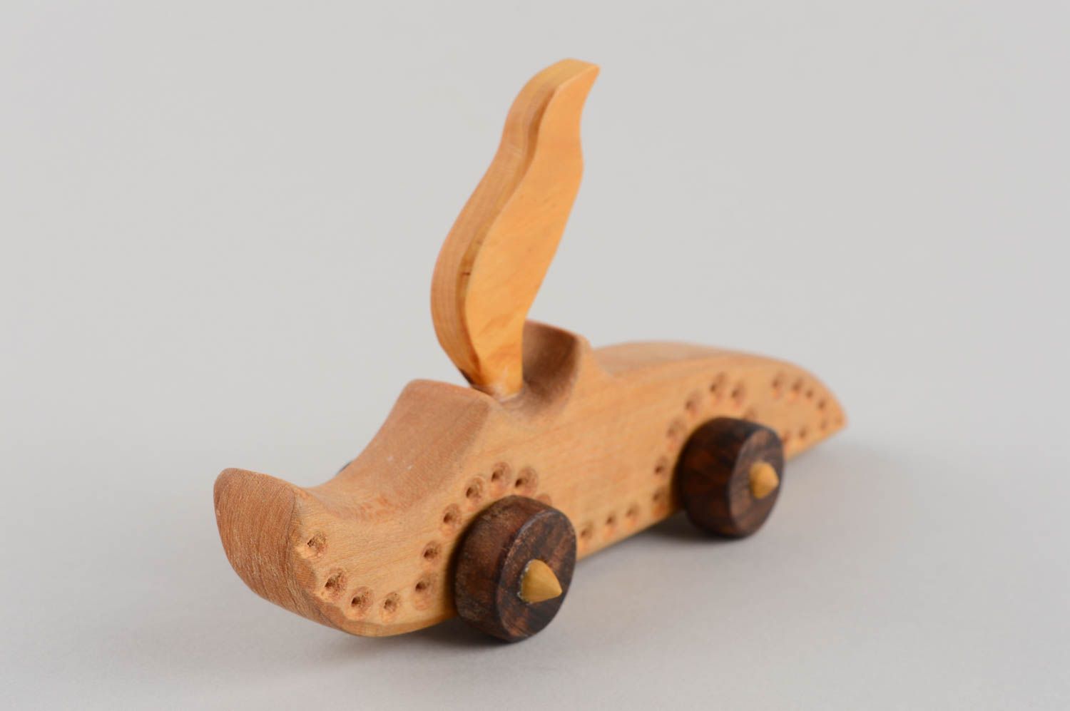 Coche de madera claro original hecho a mano juguete ecológico para niño foto 4