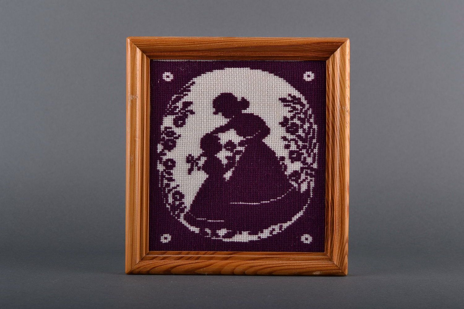Embroidered picture Mother and daughter photo 2